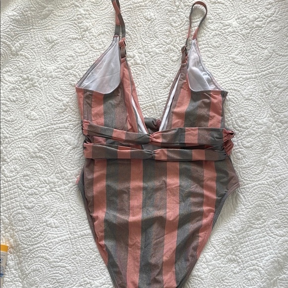 Urban Outfitters Cici Knotty one piece Swimsuit High Leg - Picture 5 of 10